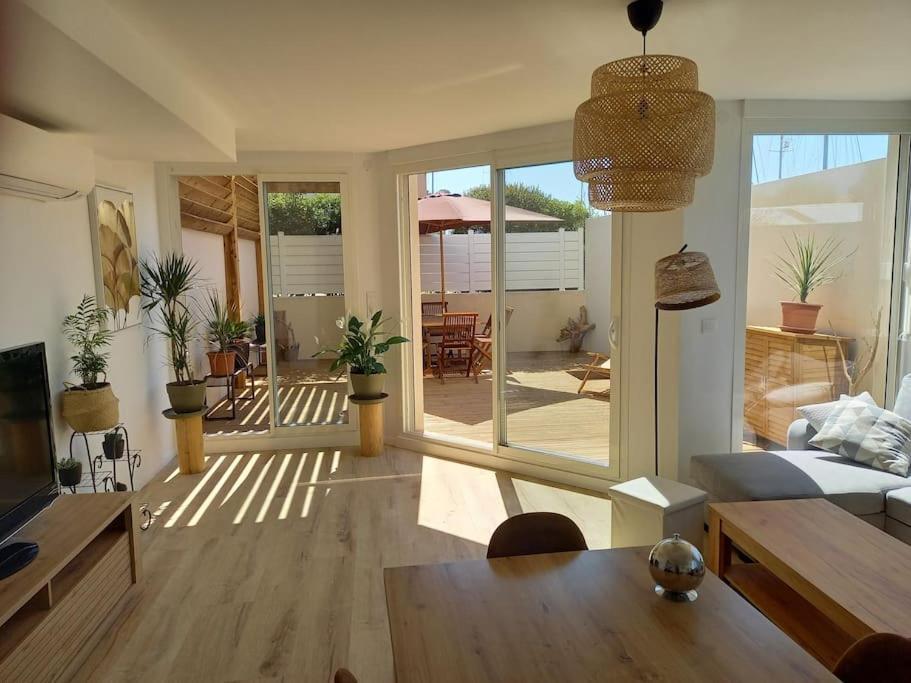 Appartement 100 M2 Terrasse Piscine Груиссан Экстерьер фото